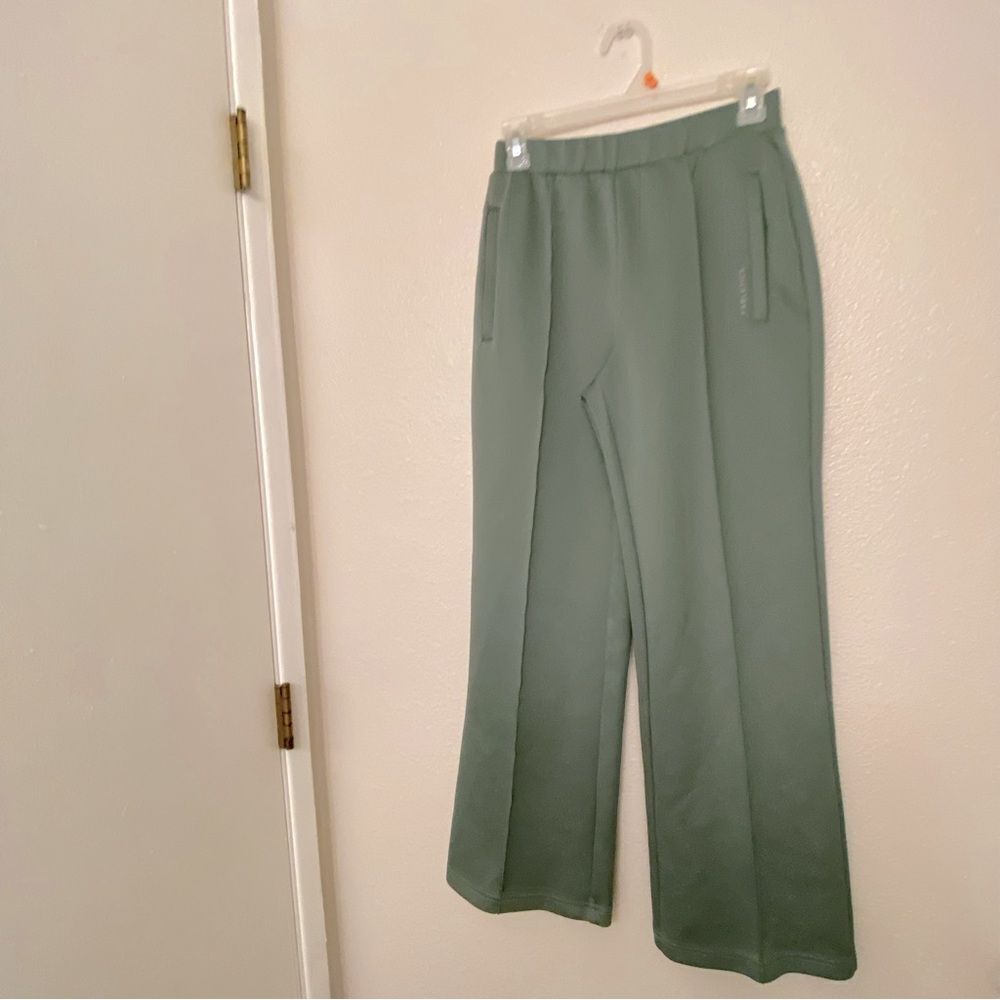 Fabletics Plush Interlock Wide Leg Pant stretch knit sage green casual trouser S - Picture 2 of 11